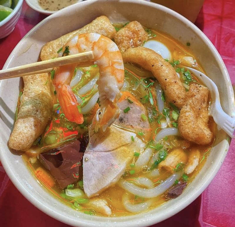 Vietnam Noodle Soup - banh canh vietnam